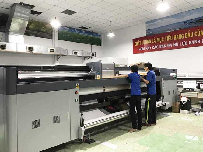 xưởng in UV của công ty Tân Hải Thái